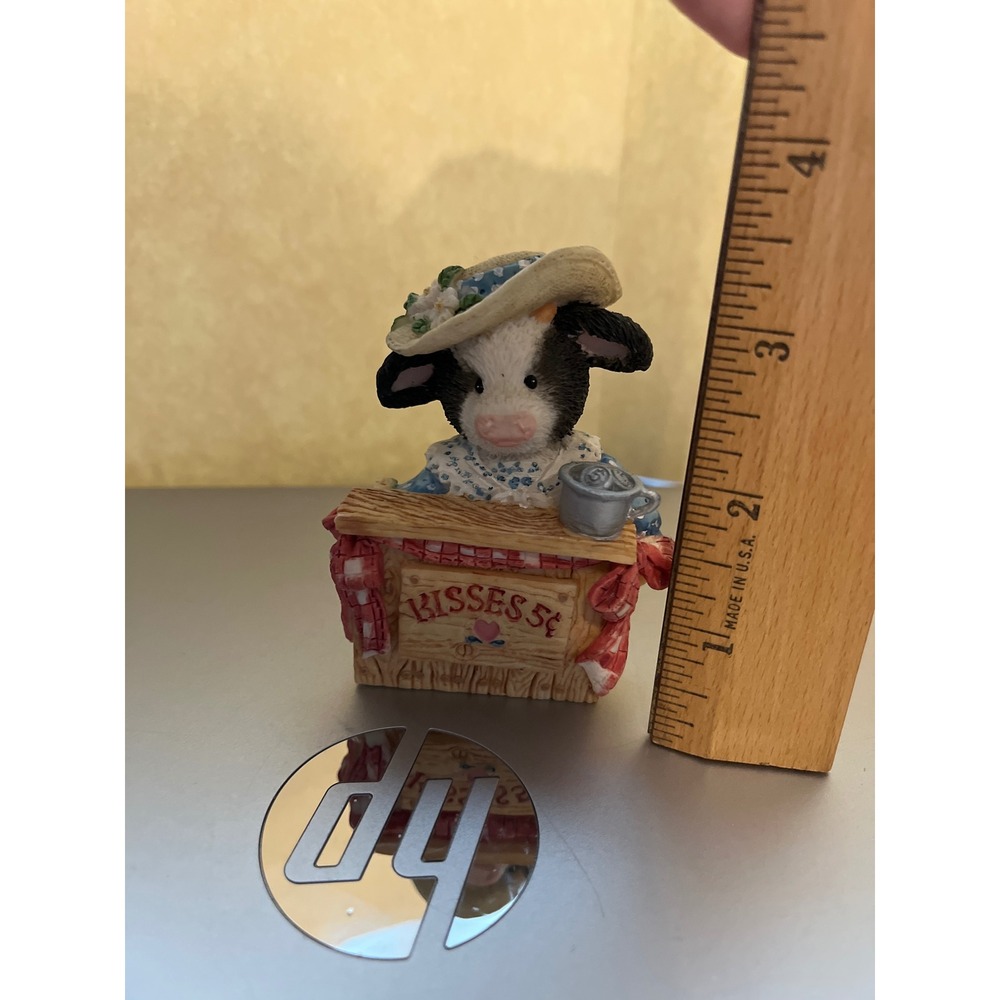 Vintage 1994 Enesco Mary's Moo Moos Smooches Cow Figurine 115695 Mary Rhyner